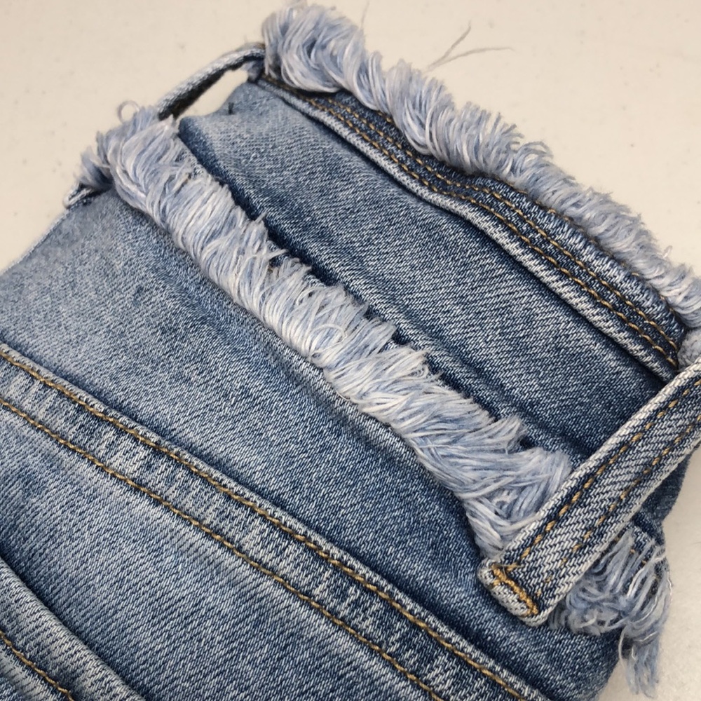 FASHION NOVA FEATHERED SEAM SKINNY JEANS 1/24x28 ⭐️